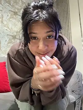 Snapshot of lynn9000 chatting on 10/05/25, 05:50 lynn9000 online show from 10/05/25, 05:50