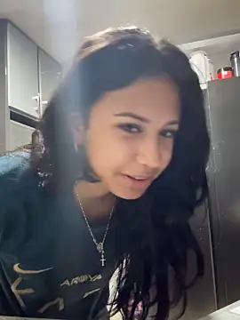 Snapshot of lynn9000 chatting on 11/03/25, 04:36 lynn9000 online show from 11/03/25, 04:36