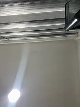 Snapshot of lynn9000 chatting on 11/08/25, 05:29 lynn9000 online show from 11/08/25, 05:29