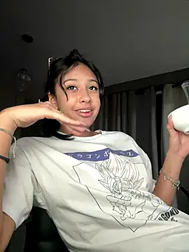 Snapshot of lynn9000 chatting on 11/11/25, 07:52 lynn9000 online show from 11/11/25, 07:52