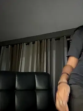 Snapshot of lynn9000 chatting on 11/12/25, 07:20 lynn9000 online show from 11/12/25, 07:20