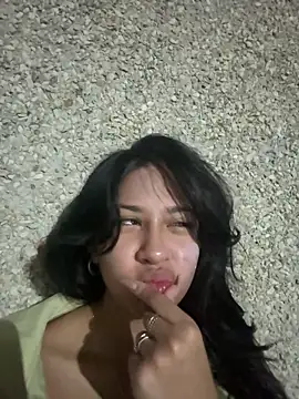 Snapshot of lynn9000 chatting on 11/13/25, 07:40 lynn9000 online show from 11/13/25, 07:40