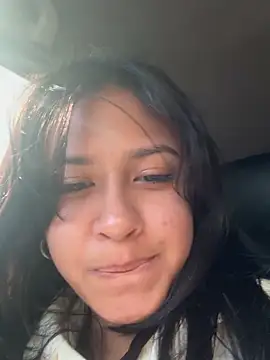 Snapshot of lynn9000 chatting on 11/14/25, 01:21 lynn9000 online show from 11/14/25, 01:21