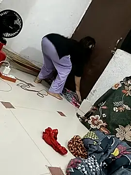 Snapshot of hiddennisha chatting on 10/18/25, 01:56 hiddennisha online show from 10/18/25, 01:56