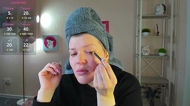 Michele Greenn online show from 09/22/25, 12:12