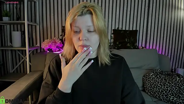 Michele Greenn online show from 05/17/26, 01:03