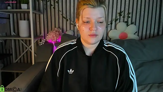 Michele Greenn online show from 07/06/26, 01:13