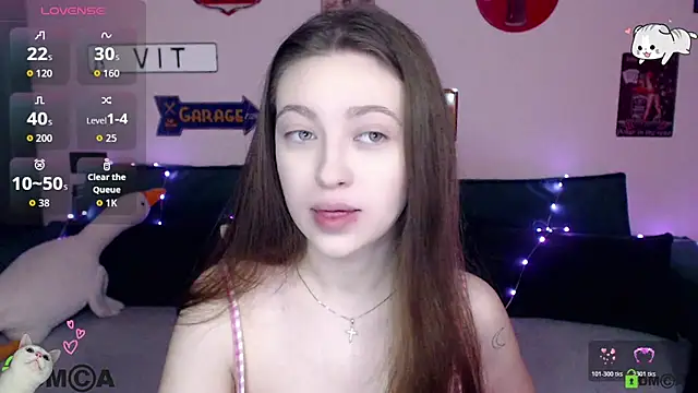 Snapshot of AmourLily chatting on 12/23/25, 08:01 AmourLily online show from 12/23/25, 08:01