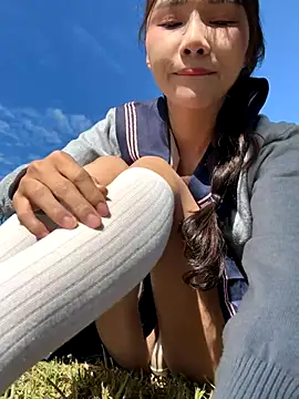 Snapshot of Adora188 chatting on 11/21/25, 04:33 Adora188 online show from 11/21/25, 04:33