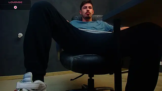 EnzoRace online show from 11/08/25, 05:51