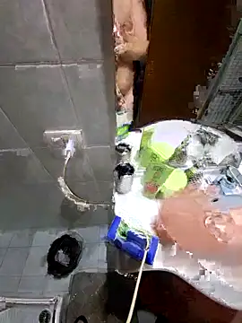 Snapshot of giova17cm chatting on 10/26/25, 08:48 giova17cm online show from 10/26/25, 08:48