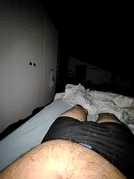 Snapshot of giova17cm chatting on 10/29/25, 09:49 giova17cm online show from 10/29/25, 09:49