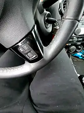 Snapshot of giova17cm chatting on 10/31/25, 03:02 giova17cm online show from 10/31/25, 03:02