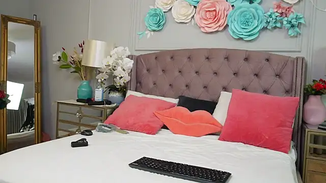 JenniferLovve online show from 11/09/25, 04:00