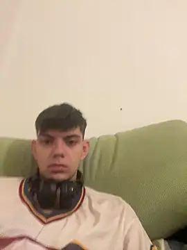 Snapshot of Cos_minn chatting on 12/16/25, 03:28 Cos minn online show from 12/16/25, 03:28