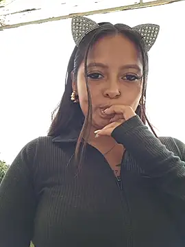 Snapshot of LunaHot_777 chatting on 11/13/25, 06:18 LunaHot 777 online show from 11/13/25, 06:18