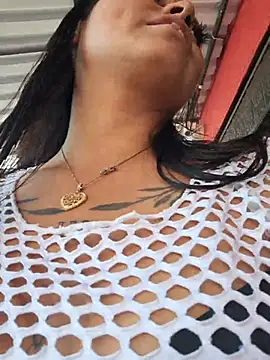 Snapshot of LunaHot_777 chatting on 11/20/25, 06:18 LunaHot 777 online show from 11/20/25, 06:18