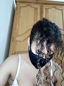 Snapshot of ghadiraa chatting on 09/30/25, 03:22 ghadiraa online show from 09/30/25, 03:22