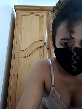 Snapshot of ghadiraa chatting on 10/05/25, 02:21 ghadiraa online show from 10/05/25, 02:21