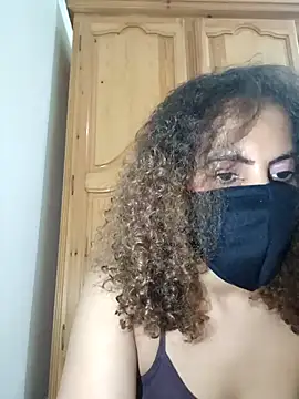 Snapshot of ghadiraa chatting on 10/17/25, 02:37 ghadiraa online show from 10/17/25, 02:37