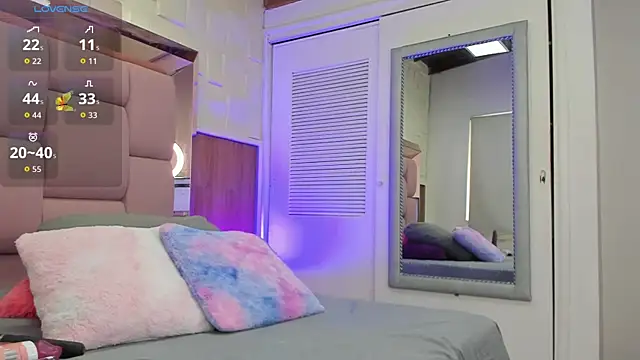 Snapshot of valeriahenao1 chatting on 10/18/25, 07:14 valeriahenao1 online show from 10/18/25, 07:14