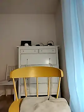 Snapshot of sinBud452 chatting on 10/04/25, 06:11 sinBud452 online show from 10/04/25, 06:11