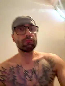 Snapshot of sinBud452 chatting on 10/25/25, 07:05 sinBud452 online show from 10/25/25, 07:05