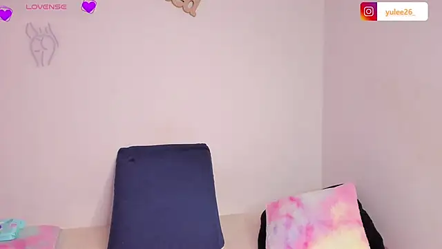 Brandy brown  online show from 11/11/25, 11:27