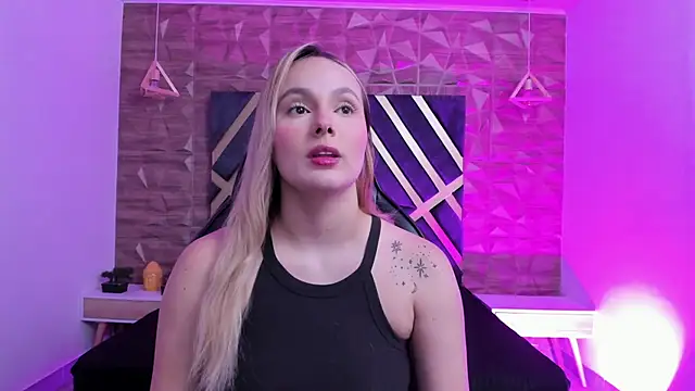 Emmaa white  online show from 02/18/26, 05:20