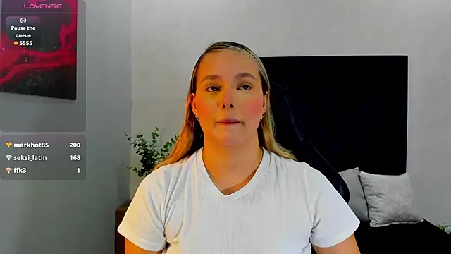 Emmaa white  online show from 07/18/26, 05:28