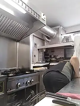 hotmen83 online show from 09/27/25, 09:47