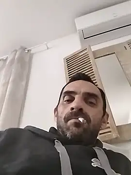 hotmen83 online show from 10/03/25, 09:01