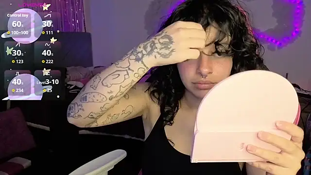 larah uwu online show from 06/05/26, 06:35