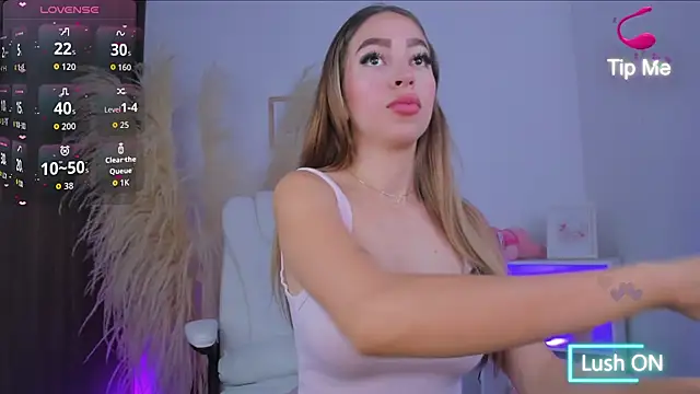 Snapshot of shannel_moss__ chatting on 09/17/25, 11:06 shannel moss online show from 09/17/25, 11:06