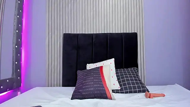 Snapshot of Sex_samantha chatting on 11/24/25, 01:11 Sex samantha online show from 11/24/25, 01:11