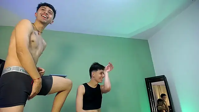 Snapshot of Michael_twink_ chatting on 09/18/25, 10:01 Michael twink online show from 09/18/25, 10:01