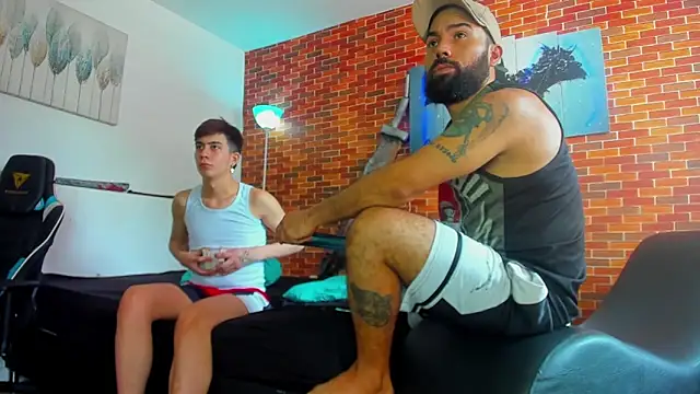 Snapshot of Michael_twink_ chatting on 11/22/25, 05:56 Michael twink online show from 11/22/25, 05:56