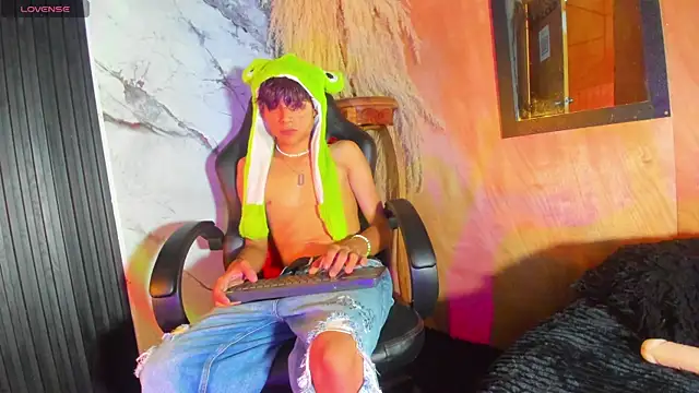 spicy adonhis online show from 09/25/25, 12:42