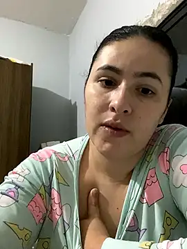 Snapshot of IvettSt_ chatting on 01/12/26, 04:18 IvettSt online show from 01/12/26, 04:18