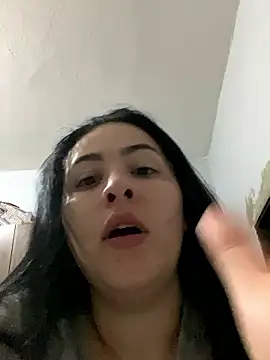 Snapshot of IvettSt_ chatting on 01/14/26, 04:07 IvettSt online show from 01/14/26, 04:07