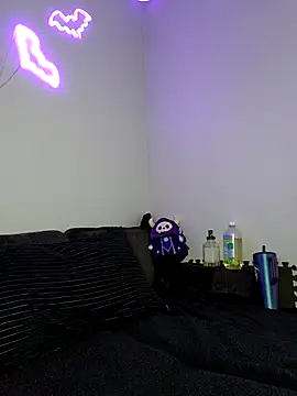 Snapshot of HarleyDemon666 chatting on 11/16/25, 11:43 HarleyDemon666 online show from 11/16/25, 11:43