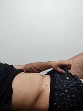 Snapshot of Ynsemr chatting on 10/19/25, 10:21 Ynsemr online show from 10/19/25, 10:21