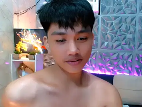 Snapshot of Mister_officer69 chatting on 06/23/26, 04:38 Mister officer69 online show from 06/23/26, 04:38