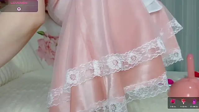 Snapshot of MIZUKI88888 chatting on 04/13/26, 01:05 MIZUKI88888 online show from 04/13/26, 01:05