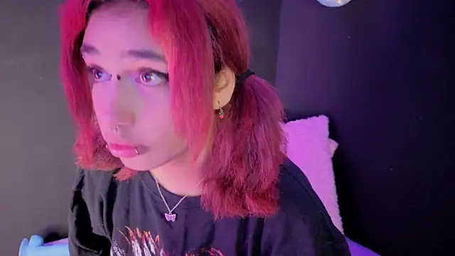 zoelight18 online show from 09/19/25, 04:14