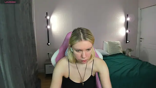 Casey Miller online show from 10/06/25, 01:14