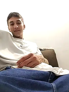 Snapshot of Carlos11123 chatting on 10/14/25, 04:02 Carlos11123 online show from 10/14/25, 04:02