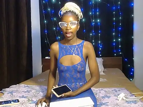 wild smile online show from 10/13/25, 06:41