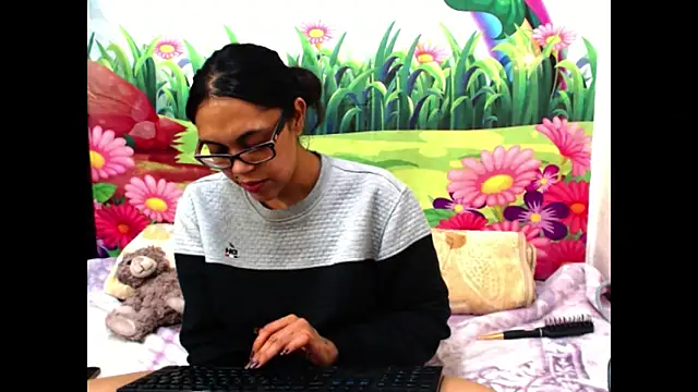 indiandesire4u69 online show from 11/24/25, 04:18