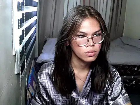 keana laux online show from 09/13/25, 05:29